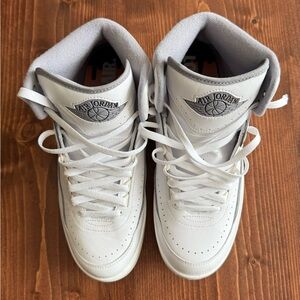Air Jordan 2s Retro - Cement Grey